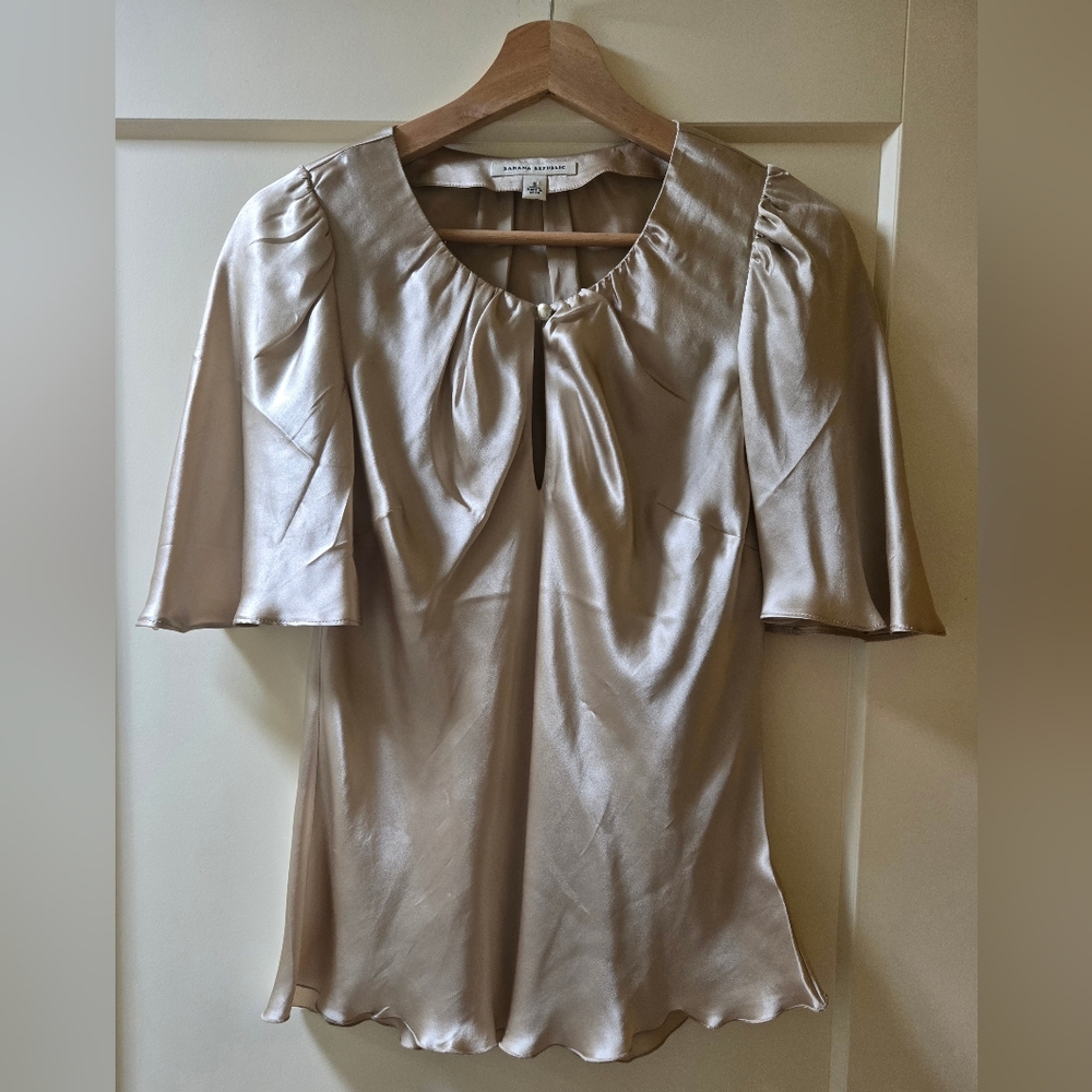 Banana Republic Silk Keyhole Blouse Small NWOT